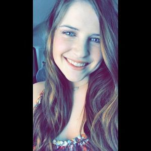 Meet your Posher, Chloe